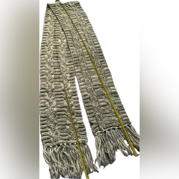 GAP | 92" LONG super soft knit crochet scarf Gray & white with fringe unisex - Picture 3 of 7
